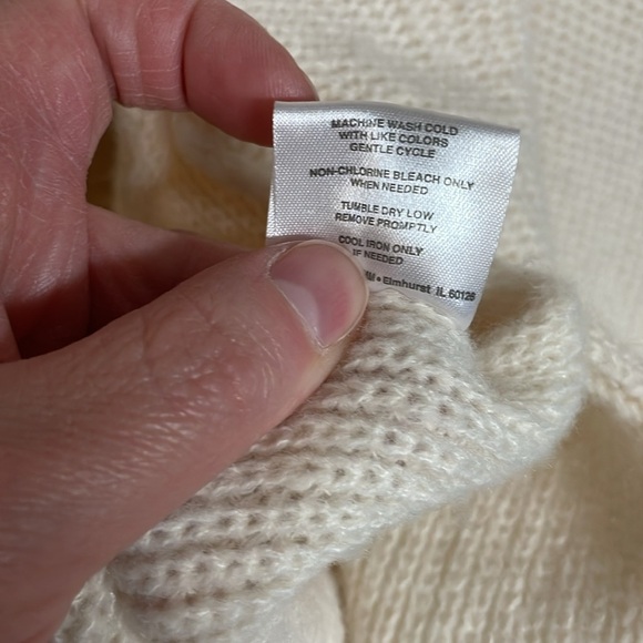 Jack & Missy One Size Fits All Ivory Color Turtleneck Poncho Cable Knit Sweater - Picture 6 of 8